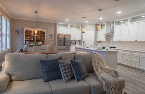 Caseville Casa | River’s Bend Sanctuary- WALK to Beach & Downtown