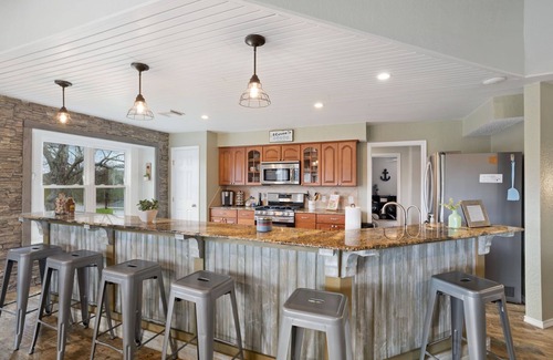 Wild Peach Village Casa | Riversbend Retreat on the San Bernard River
