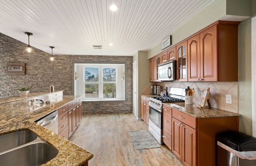 Wild Peach Village Casa | Riversbend Retreat on the San Bernard River