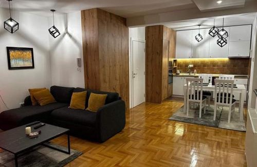 City Center Apartamento | Riverside apartment with private parking