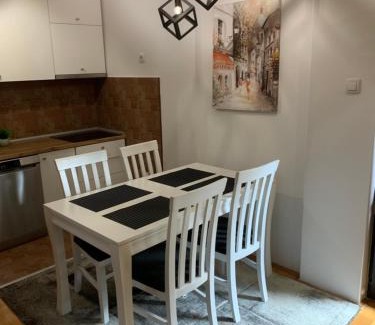 City Center Apartamento | Riverside apartment with private parking