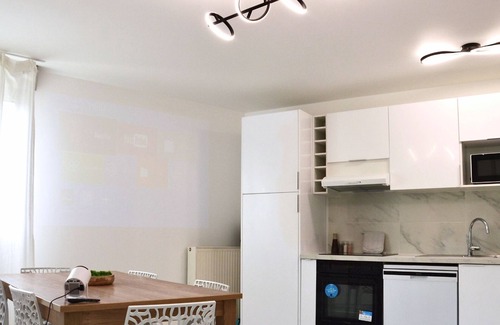 Lognes Apartamento | Riverside apt | 2 bdr |Disney + Paris | Parking | Balcony