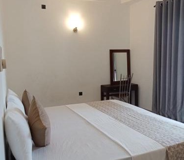 Kandy Apartamento | Riverside Bliss