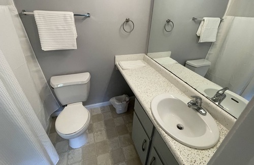 Osage Condominio | Riverside Condo close to WVU Stadium