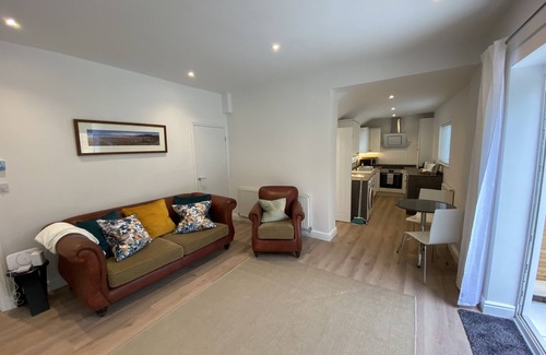 Morpeth Cabaña | Riverside Cottage Morpeth town centre riverside location, off street car parking