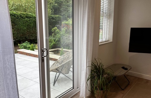 Morpeth Cabaña | Riverside Cottage Morpeth town centre riverside location, off street car parking