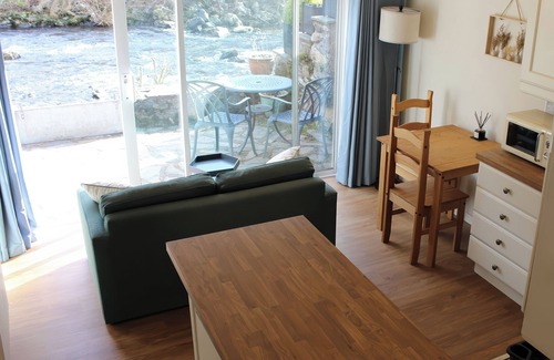 Beddgelert Casa | RIVERSIDE COTTAGE, pet friendly, with open fire in Beddgelert