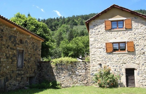 Alleyras Cabaña | Casa de campo pintoresca junto al río Allier con jardín, cerca de actividades al aire libre.