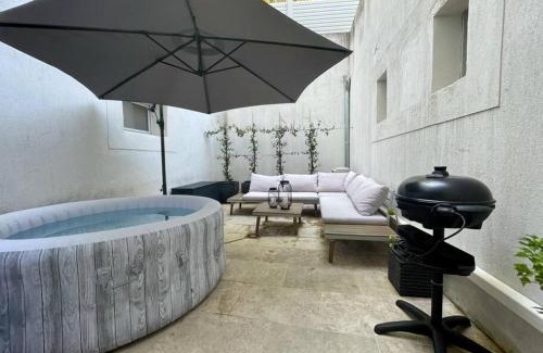 Fontaine-de-Vaucluse Apartamento | Riverside flat between Isle sur la Sorgue & Gordes