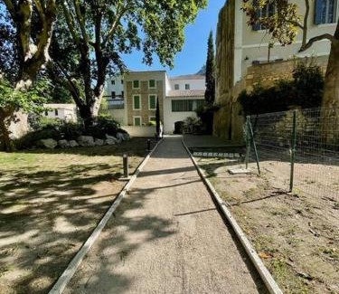 Fontaine-de-Vaucluse Apartamento | Riverside flat between Isle sur la Sorgue & Gordes