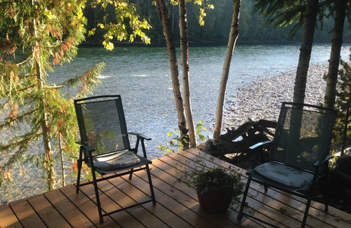 Clearwater Casa | Riverside Guest House con vistas al río Clearwater que drena Wells Gray Park