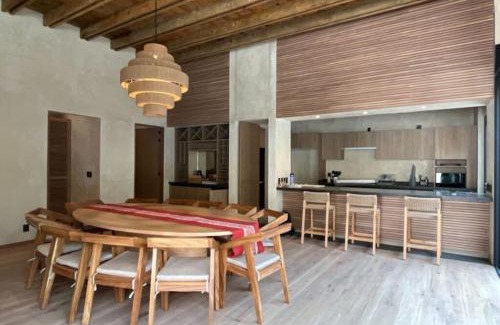Valle de Bravo Casa | Riverside Haven Elegant House with Serene Forest