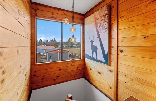 Turangi Casa | Riverside Haven - Turangi Holiday Home