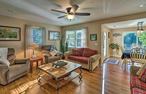 Mountain Home Casa | Riverside Hide-A-Way with Patio, BBQ, Fishing Pier