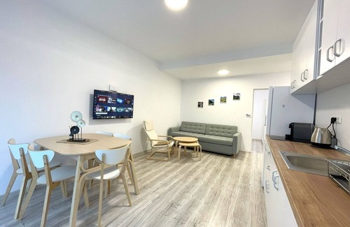 Busteni Apartamento | Riverside Lindas Apartment