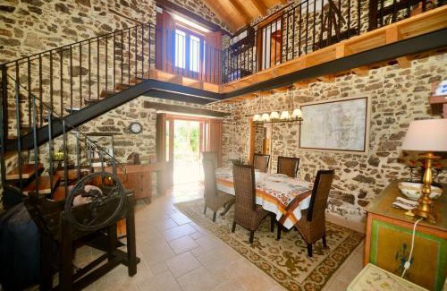 Nossa Senhora do Pranto Casa | Riverside - Lovely river-view 3 bedroom house
