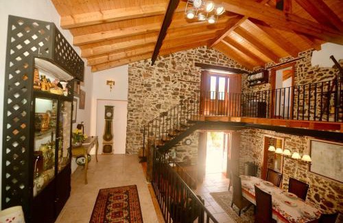 Nossa Senhora do Pranto Casa | Riverside - Lovely river-view 3 bedroom house