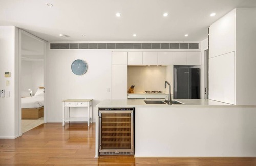 West End Apartamento | Riverside Lux 2Bed/2Bath Parking