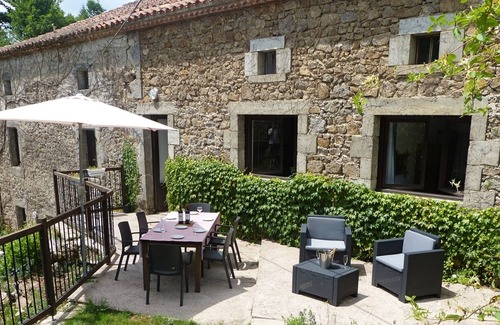 Busserolles Casa | Riverside Mill a poca distancia del pueblo con restaurante / bar y panadería