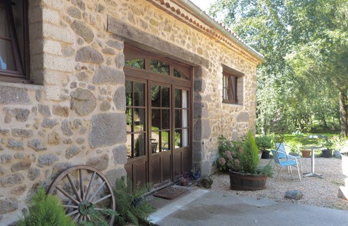 Busserolles Casa | Riverside Mill a poca distancia del pueblo con restaurante / bar y panadería