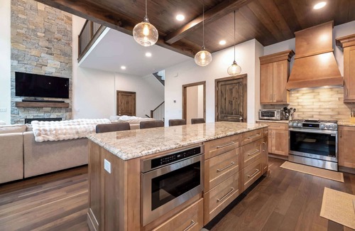 Lincoln Casa | Riverside Oasis on South Peak
