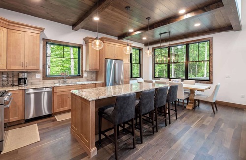 Lincoln Casa | Riverside Oasis on South Peak
