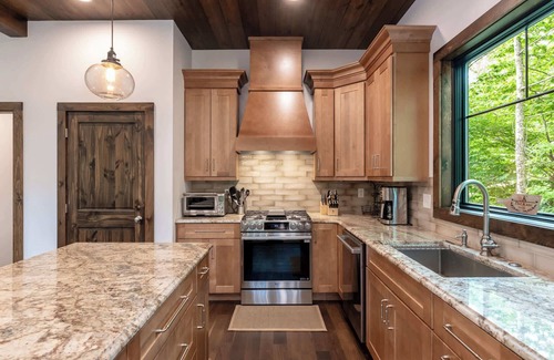 Lincoln Casa | Riverside Oasis on South Peak