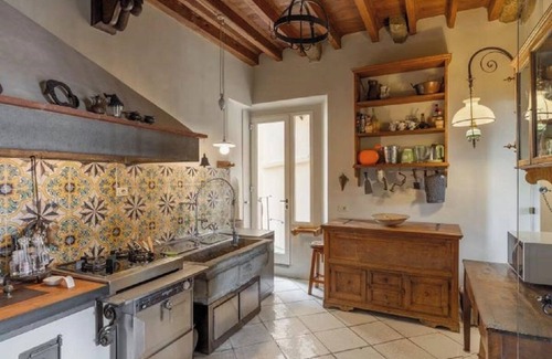 San Giovanni Apartamento | Riverside Palazzo with Iconic Views in the Heart of Florence
