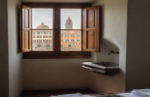 San Giovanni Apartamento | Riverside Palazzo with Iconic Views in the Heart of Florence
