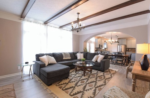 Arden Casa | Riverside Ranch by AvantStay | Mins to Downtown