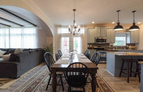 Arden Casa | Riverside Ranch by AvantStay | Mins to Downtown