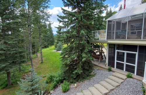 Waiparous Village Villa | Riverside Retreat - Secluded exotic villa in the Rocky mountains