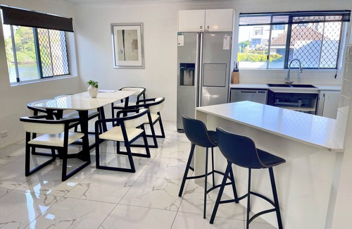 Surfers Paradise Apartamento | Riverside Retreat in the Heart of Surfers Paradise-2BR Apartment Pool & Marina