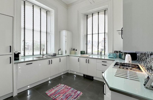 Deganwy Casa | Riverside Retreat