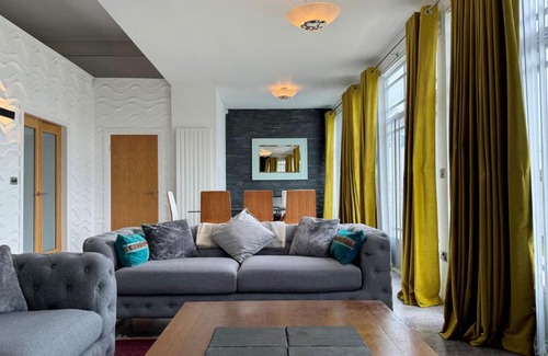 Deganwy Casa | Riverside Retreat
