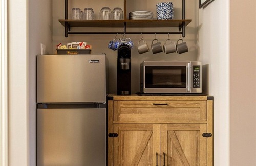 East Kootenay Condominio | Riverside Retreat Hotel-Style. 2 King Beds