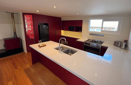 Whangarei Casa | Riverside Retreat – Spacious 4 Bedroom Home Just Minutes from the City Centre