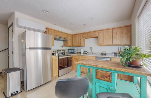 Barelas Casa | Riverside Townhome