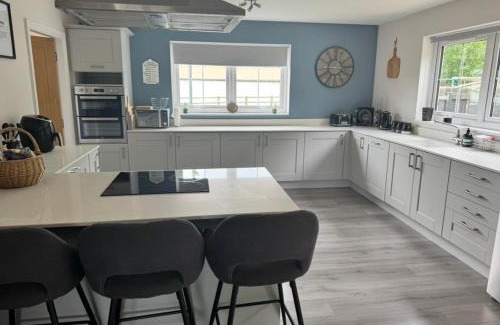 Wooler Casa | Riverside View - Large, modern 4 bedroom house with hot tub