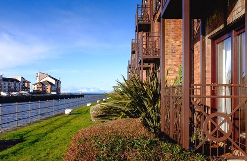 Ayr Apartamento | Vistas a la orilla del río en Ayr. (duerme 4)