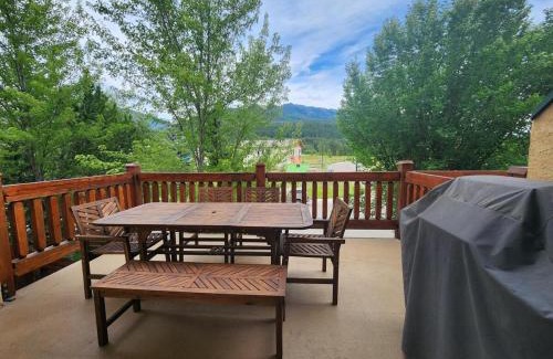 East Kootenay Apartamento | Riverside Way by Fernie Lodging Company