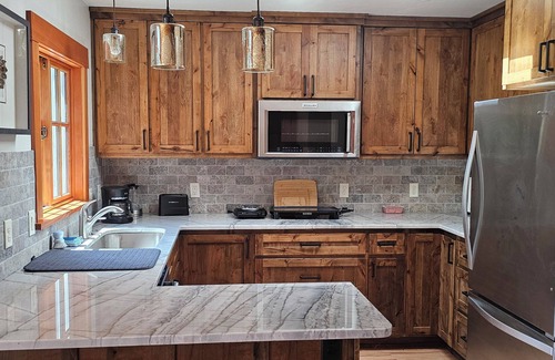 Vida Cabaña | RiverSong - Charming McKenzie Riverside Guest House