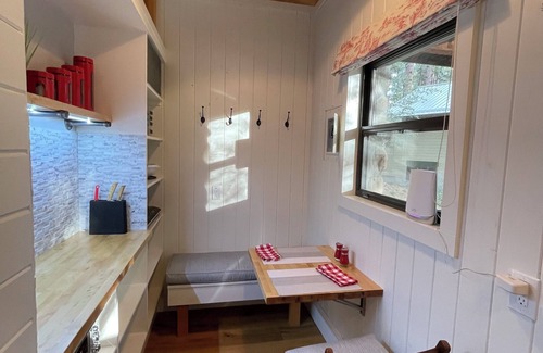 Groom Creek Cabaña | Riverstone Cottage, Bright and Airy Forest Retreat