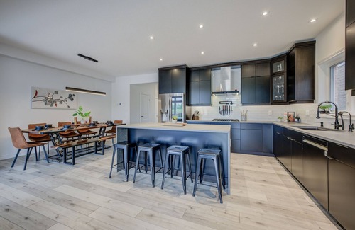 Grand River South Casa | Rivertrail Retreat - 1 of a Kind Picturesque Deck + Movie theatre + Getaway