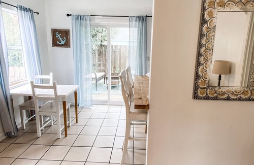 Tropic Cabaña | Riverview Cottage with Private Fenced in Backyard