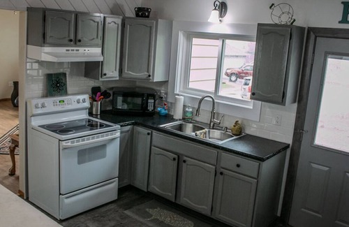 Brownsville Casa | Riverview Getaways (only 13 miles to La Crosse WI or Iowa border)