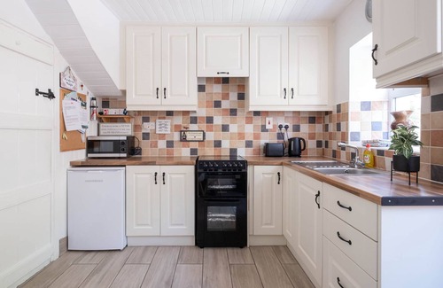 Ennistimon Casa | RiverView - In the Market Town of Ennistymon, Riverview - a short walk to EVERYTHING Ennistymon