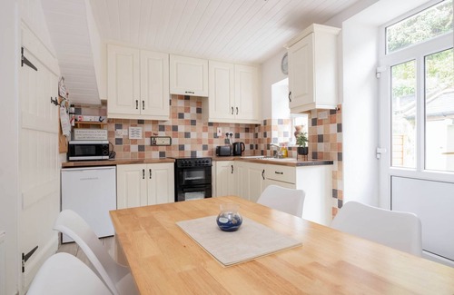 Ennistimon Casa | RiverView - In the Market Town of Ennistymon, Riverview - a short walk to EVERYTHING Ennistymon