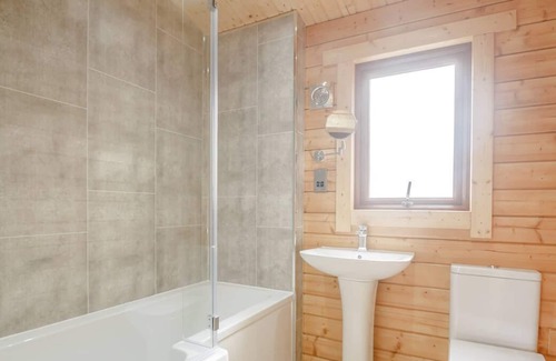 Rhyd-y-foel Chalet De Esquí | Riverview Lodge in the beautiful Abergele