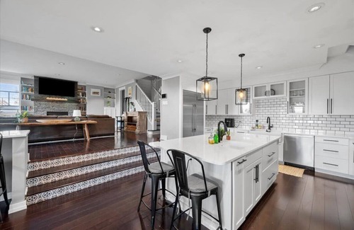Mount Washington Casa | Riverview Retreat - Roof Top Deck Overlooking Pittsburgh